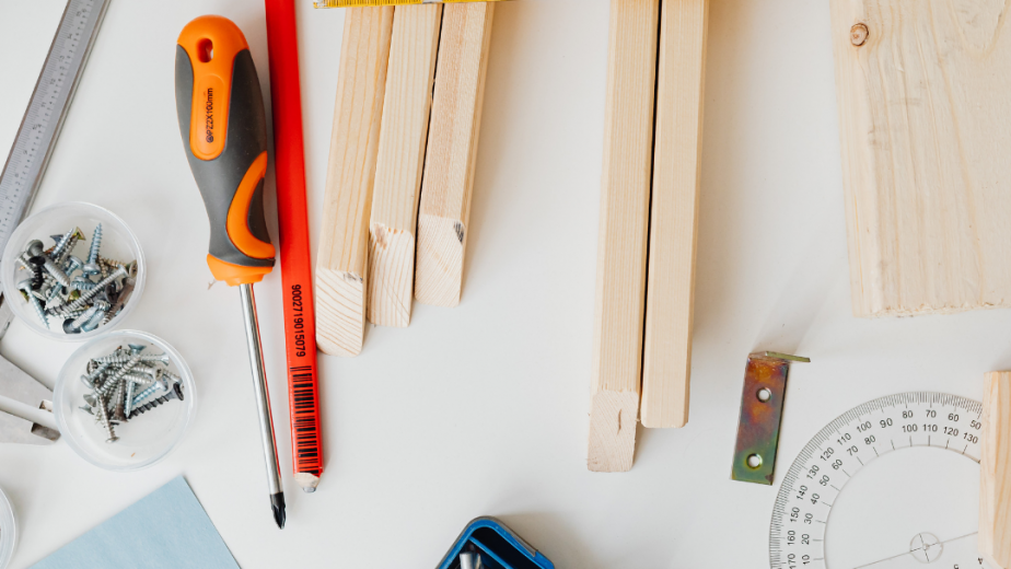 Quels outils de bricolage de base à avoir chez soi