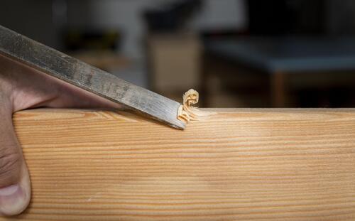 Raboter porte - coup de marteau - alex aménage